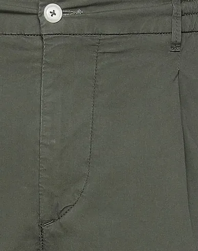 https://images.styletyx.com/images/military-green-plain-weave-shorts-bermuda-0-zero-construction-980327_4.webp