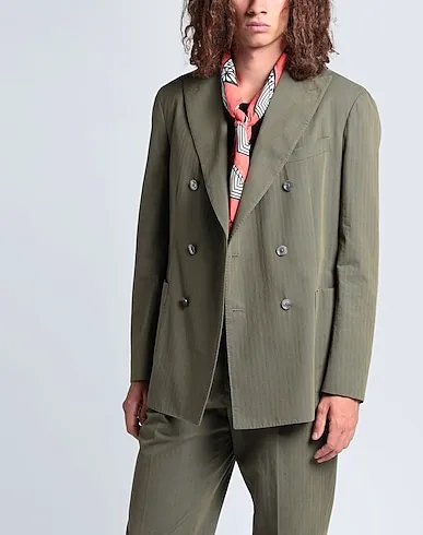 https://images.styletyx.com/images/military-green-plain-weave-suits-boglioli-1006412847_2.webp