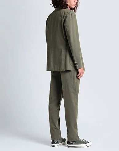 https://images.styletyx.com/images/military-green-plain-weave-suits-boglioli-1006412847_3.webp