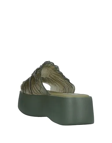 https://images.styletyx.com/images/military-green-sandals-melissa-isabela-capeto-3137483_3.webp