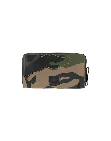https://images.styletyx.com/images/military-green-wallet-valentino-13235198_3.webp