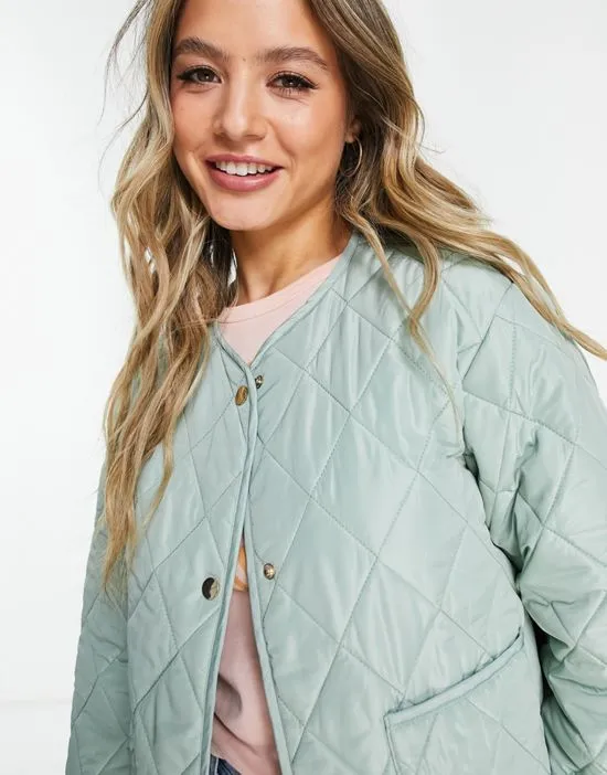 https://images.styletyx.com/images/miss-selfridge-lightweight-quilted-liner-jacket-in-sage-green-miss-selfridge-1912144_2.webp