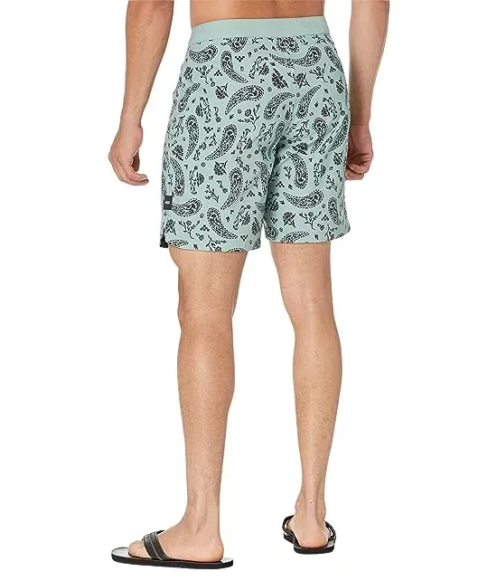 https://images.styletyx.com/images/mixed-18-boardshorts-ii-vans-307770733_2.webp
