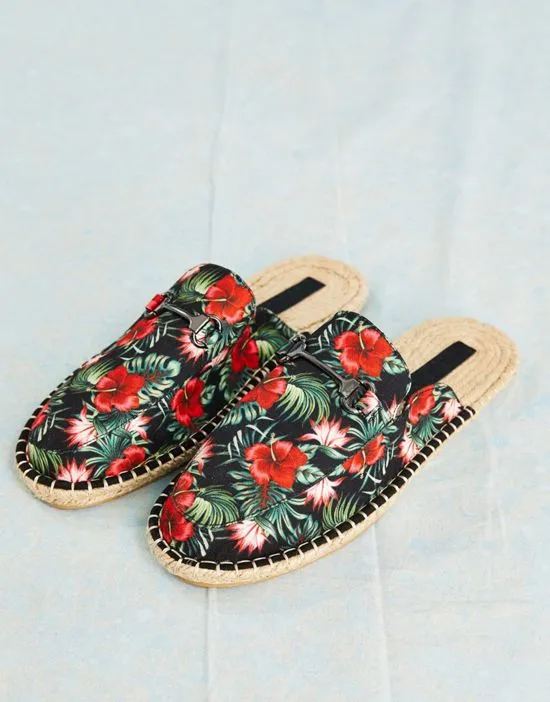https://images.styletyx.com/images/mule-espadrilles-in-floral-print-with-snaffle-asos-design-3329462_3.webp