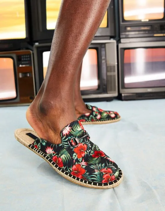 https://images.styletyx.com/images/mule-espadrilles-in-floral-print-with-snaffle-asos-design-3329462_4.webp