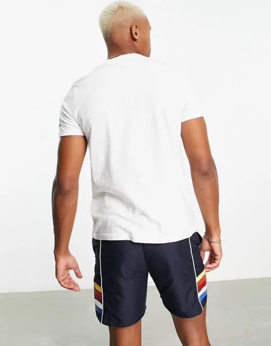 https://images.styletyx.com/images/multi-striped-t-shirt-in-white-sergio-tacchini-2822668_4.webp