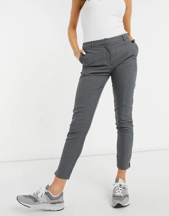 https://images.styletyx.com/images/muse-slim-leg-tailored-pant-in-gray-selected-13317279_4.webp