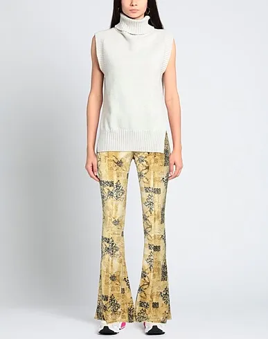 https://images.styletyx.com/images/mustard-chenille-casual-pants-kwaidan-editions-932218806_2.webp