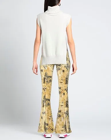 https://images.styletyx.com/images/mustard-chenille-casual-pants-kwaidan-editions-932218806_3.webp