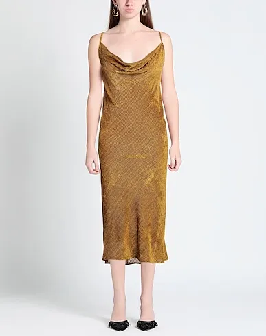 https://images.styletyx.com/images/mustard-velvet-midi-dress-petar-petrov-1271189937_2.webp