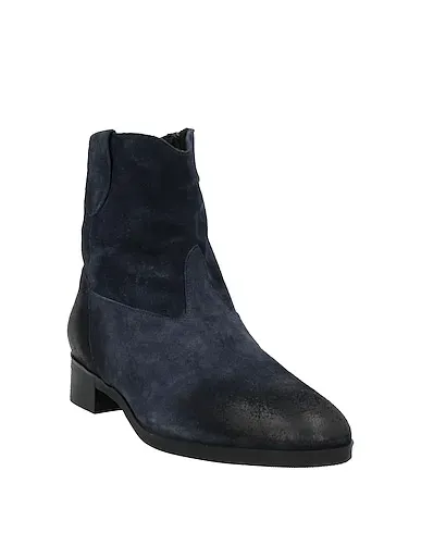 https://images.styletyx.com/images/navy-blue-leather-ankle-boot-le-ble-710820921_2.webp