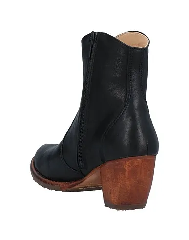 https://images.styletyx.com/images/neosens-black-women-s-ankle-boot-neosens-1337121_3.webp