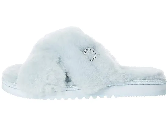 https://images.styletyx.com/images/new-castle-genuine-shearling-cross-band-slide-fireside-by-dearfoams-2374417_4.webp