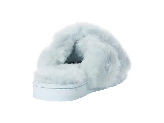 https://images.styletyx.com/images/new-castle-genuine-shearling-cross-band-slide-fireside-by-dearfoams-2374417_5.webp