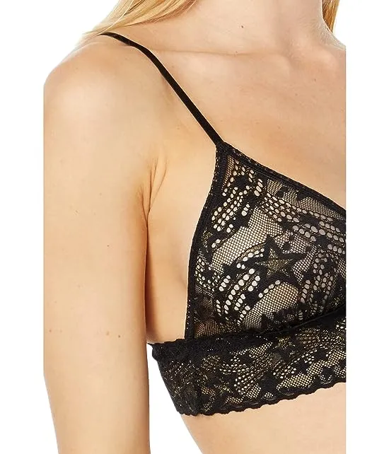 https://images.styletyx.com/images/night-fever-triangle-bralette-hanky-panky-12907369_3.webp