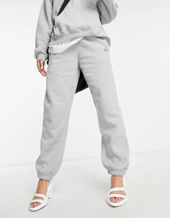 https://images.styletyx.com/images/nike-air-flight-fleece-sweatpants-in-gray-multi-jordan-2694124_3.webp