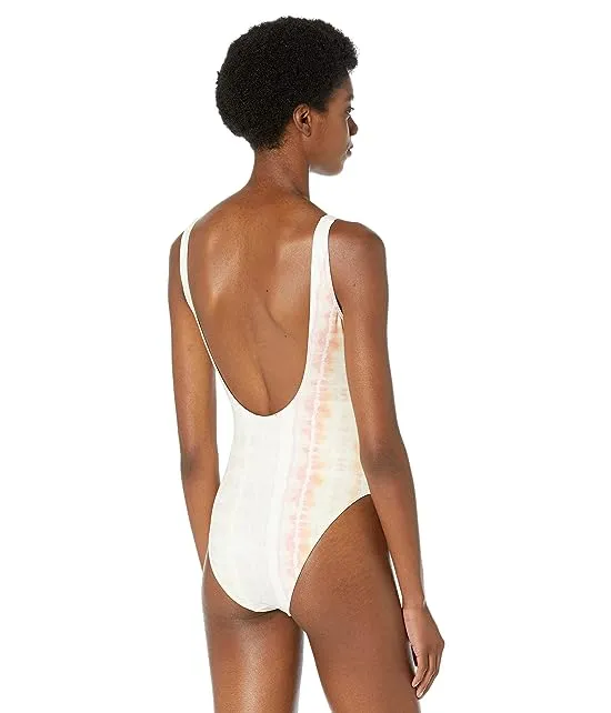 https://images.styletyx.com/images/niki-marea-swimsuit-allsaints-2893660_2.webp