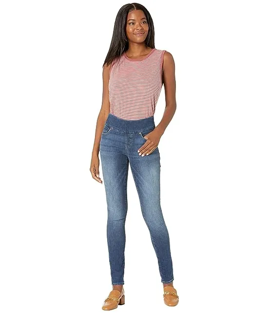 https://images.styletyx.com/images/nora-skinny-jag-jeans-1800840_4.webp
