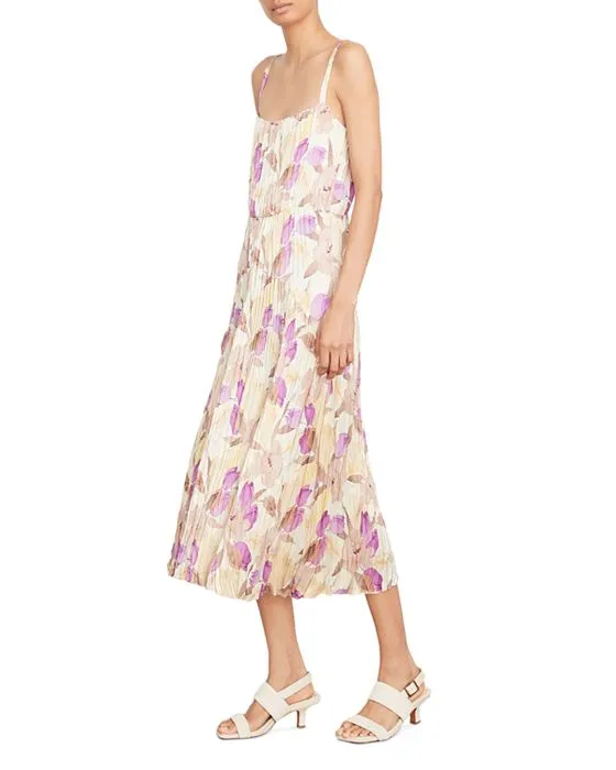 https://images.styletyx.com/images/nouveau-magnolia-midi-dress-vince-1003962522_3.webp