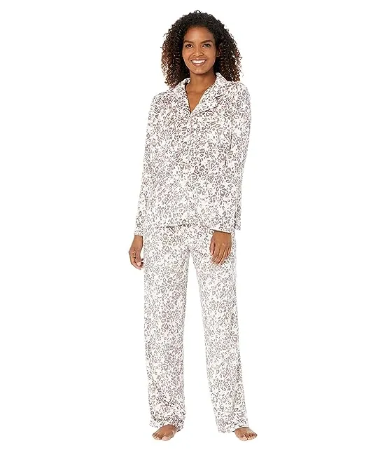 https://images.styletyx.com/images/novelties-long-sleeve-minky-fleece-girlfriend-pj-set-with-socks-karen-neuburger-2690627_1.webp