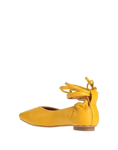 https://images.styletyx.com/images/ocher-ballet-flats-cafenoir-13027987_3.webp