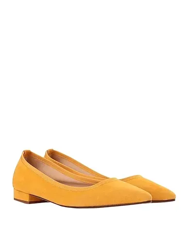 https://images.styletyx.com/images/ocher-ballet-flats-campo-marzio-ballerette-1398829_2.webp