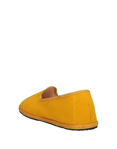 https://images.styletyx.com/images/ocher-canvas-loafers-vibi-venezia-3322867_3.webp