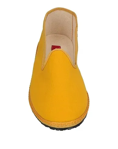 https://images.styletyx.com/images/ocher-canvas-loafers-vibi-venezia-3322867_4.webp
