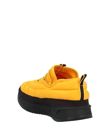 https://images.styletyx.com/images/ocher-jersey-sneakers-the-north-face-873821909_3.webp