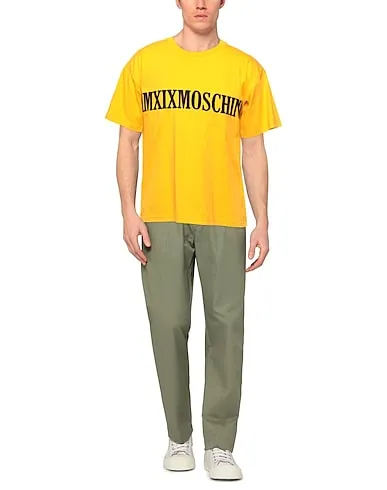 https://images.styletyx.com/images/ocher-jersey-t-shirt-love-moschino-1412286_2.webp