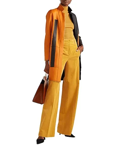 https://images.styletyx.com/images/ocher-knitted-cashmere-blend-akris-1682678_5.webp