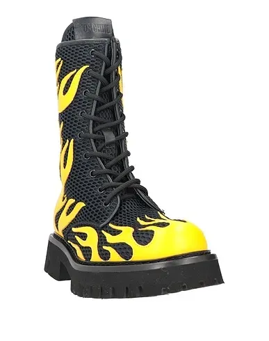https://images.styletyx.com/images/ocher-leather-boots-love-moschino-1225142865_2.webp
