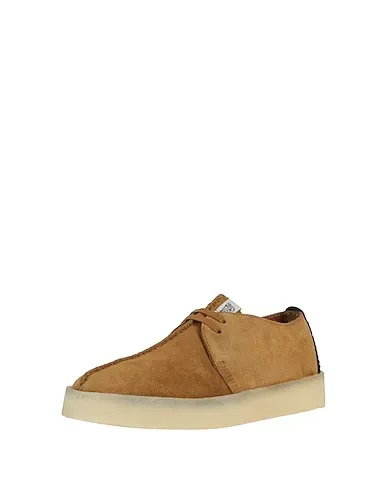 https://images.styletyx.com/images/ocher-leather-laced-shoes-clarks-originals-2722161_2.webp