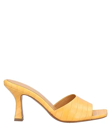 https://images.styletyx.com/images/ocher-leather-sandals-aldo-castagna-13011885_1.webp