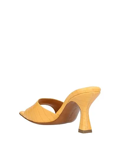 https://images.styletyx.com/images/ocher-leather-sandals-aldo-castagna-13011885_3.webp