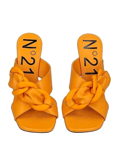 https://images.styletyx.com/images/ocher-leather-sandals-n21-665495_4.webp