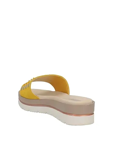 https://images.styletyx.com/images/ocher-leather-sandals-phil-gatier-by-repo-13229762_3.webp