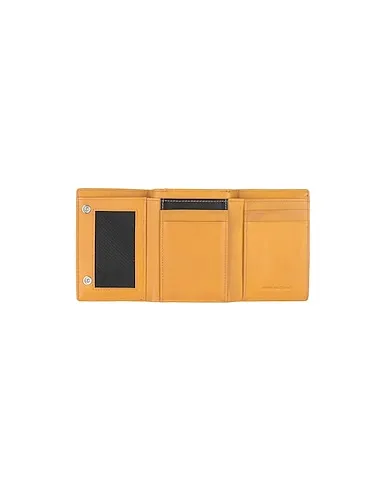 https://images.styletyx.com/images/ocher-leather-wallet-piquadro-2336373_2.webp