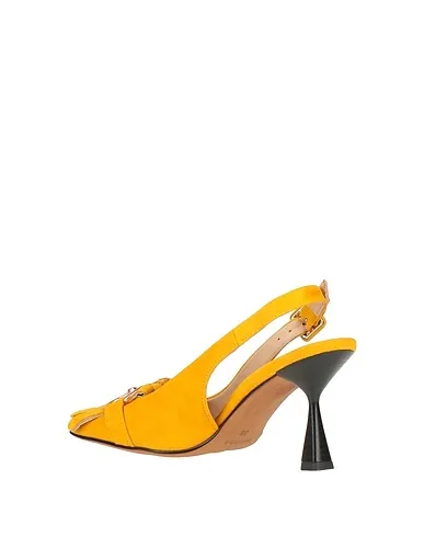 https://images.styletyx.com/images/ocher-loafers-giulia-neri-13146339_3.webp