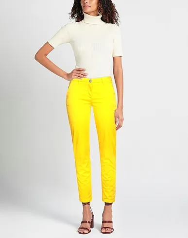 https://images.styletyx.com/images/ocher-plain-weave-casual-pants-shaft-13174251_2.webp