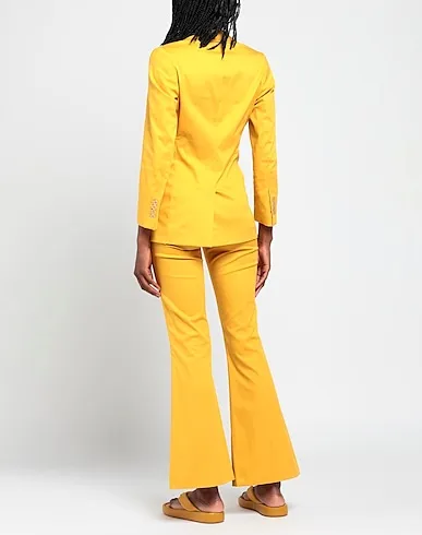 https://images.styletyx.com/images/ocher-plain-weave-suit-bottega-martinese-1539088_3.webp