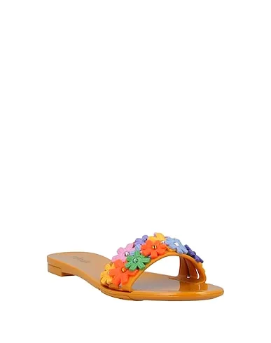 https://images.styletyx.com/images/ocher-sandals-menghi-613344_2.webp
