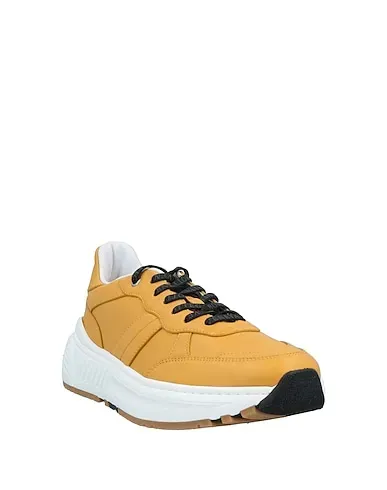 https://images.styletyx.com/images/ocher-sneakers-bottega-veneta-1225642826_2.webp