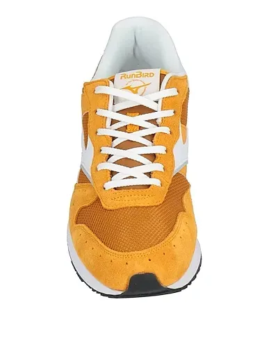 https://images.styletyx.com/images/ocher-techno-fabric-sneakers-mizuno-1908285281_4.webp