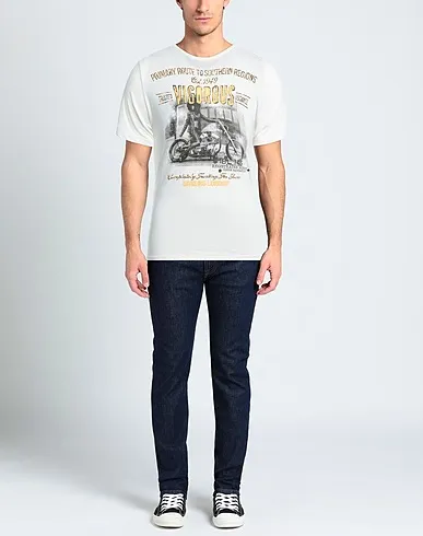 https://images.styletyx.com/images/off-white-jersey-t-shirt-smiling-london-13205748_2.webp