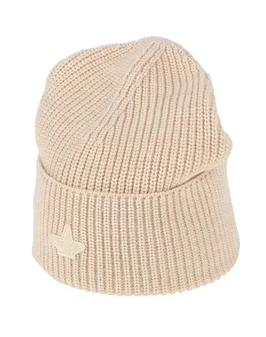 https://images.styletyx.com/images/off-white-knitted-hat-macchia-j-711076059_1.webp