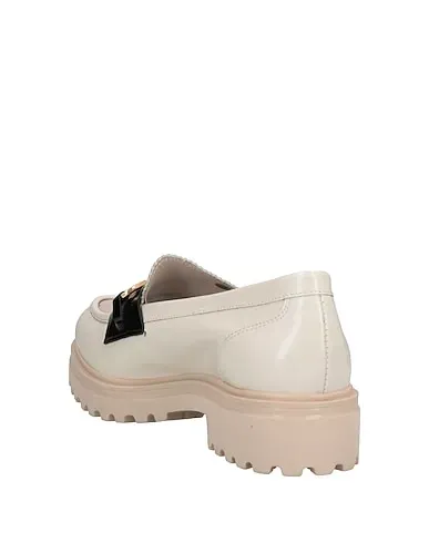 https://images.styletyx.com/images/off-white-leather-loafers-vsl-13295904_3.webp