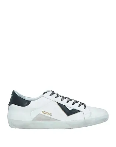 https://images.styletyx.com/images/off-white-leather-sneakers-4b12-1225021652_1.webp