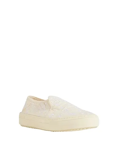 https://images.styletyx.com/images/off-white-plain-weave-sneakers-rhude-13325233_2.webp