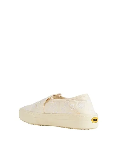 https://images.styletyx.com/images/off-white-plain-weave-sneakers-rhude-13325233_3.webp